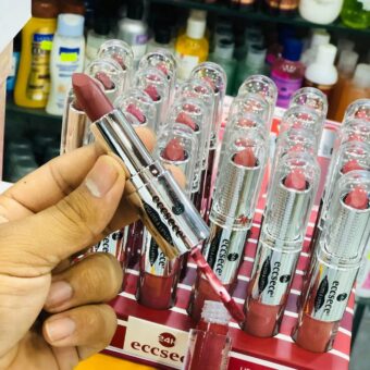 Highly Pigmented, Soft And Smooth Texture Matt - 2 in 1 Lipstick + Lipgloss (Random color)