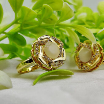 1 Piece Imported Elegant Dual-Tone Floral Gemstone Rings - Timeless Design 🌟 | Luxurious Design Ring | Adjustable Ring | Ring For Girls & Women ✨