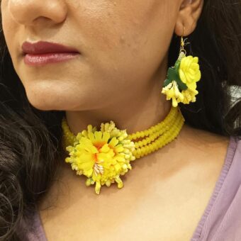Artificial flower Flower Jewelry Set Pearl  Choker Necklace with Maang Tikka Earrings Floral Handmade perfect for mehndi, mayon, or haldi ceremonies - Image 4