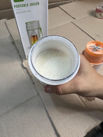 USB Rechargeable Juicer Blender- 8 Blades- Mini Portable Personal Size Juicer 350 ML (random color) - Image 2