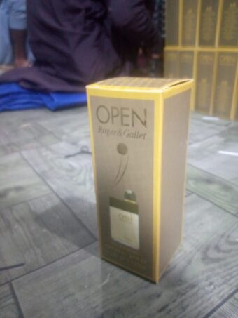 Open Roger & Gallet Perfume For Men - 100 ml | Made in Pakistan - Image 2