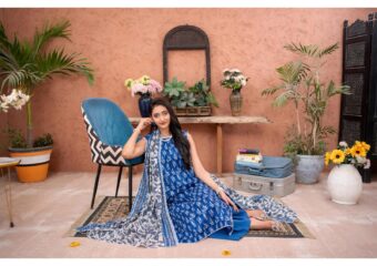 ✨ ZESH   ✨ 3 PieceUnstitched Suit ZESH SUMMAER LAWN COLLECTION 2025 - Image 2
