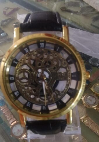 Stylish Leather Watch with Gold-Tone Stainless Dial & Black Strap Without Box - Image 4