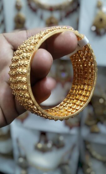 Golden Brass Bangles for Women – 1 Pair Artificial Jewelry Bangles in Bright Gold Color for Daily Use, Festive Wear, and Party Styling - Image 7