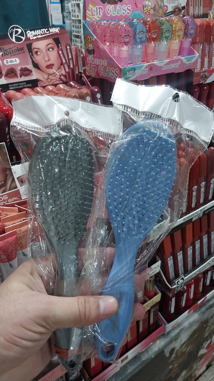 01 PCs - Anti-Tangle Scalp Massager Hair Brush – Soft Bristle Detangling Brush for Wet & Dry Hair (Random Color) - Image 5