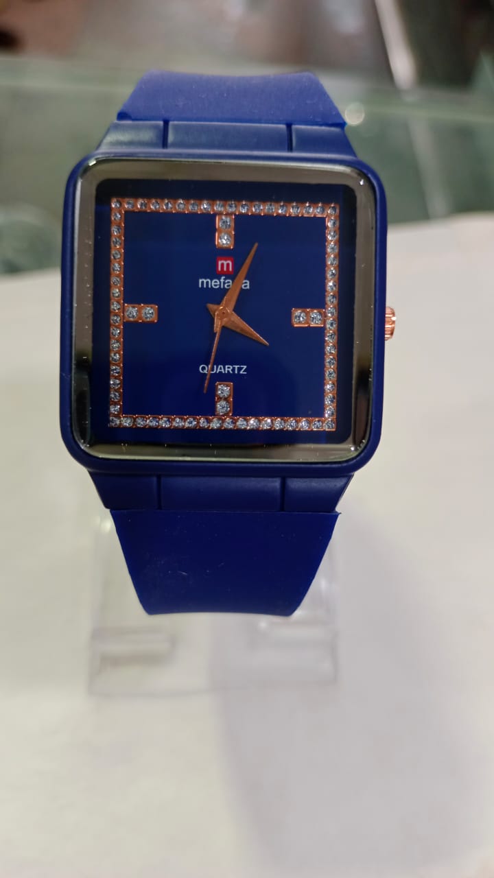 Stylish Waterproof Rubber Strap Watch – Sporty & Durable Design Water Proof