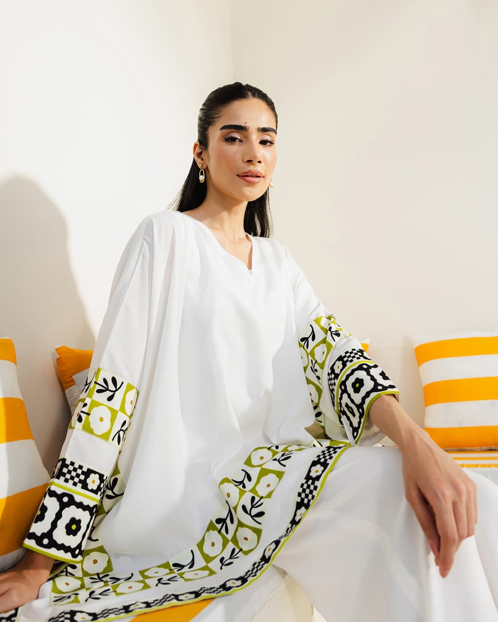 Women's 3-Piece Swiss Lawn Printed Suit – White, Medium Size, Shirt, Trouser & Inner Set, Elegant Summer Outfit - 14 August Special Edition